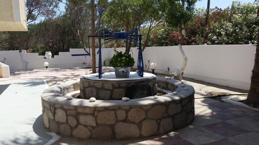 Anemelia Hotel Adamas Exterior foto